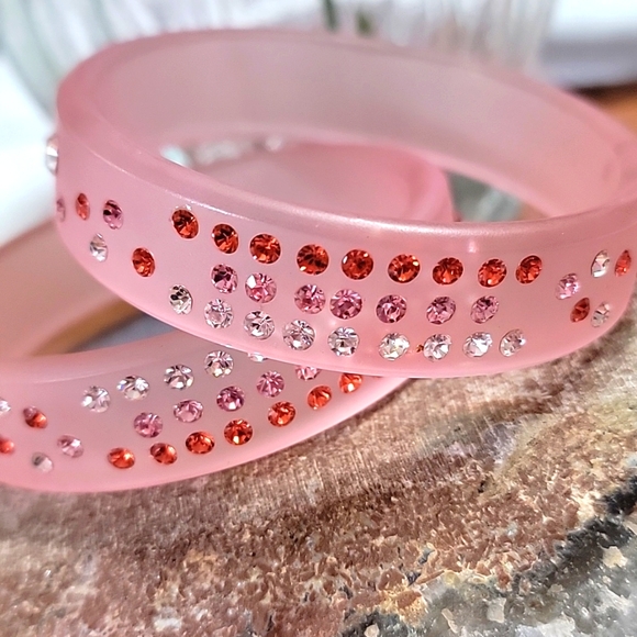 Pink Lucite Embellished  Rhinestones Vintage Bangle Bracelet Duo - Picture 3 of 7